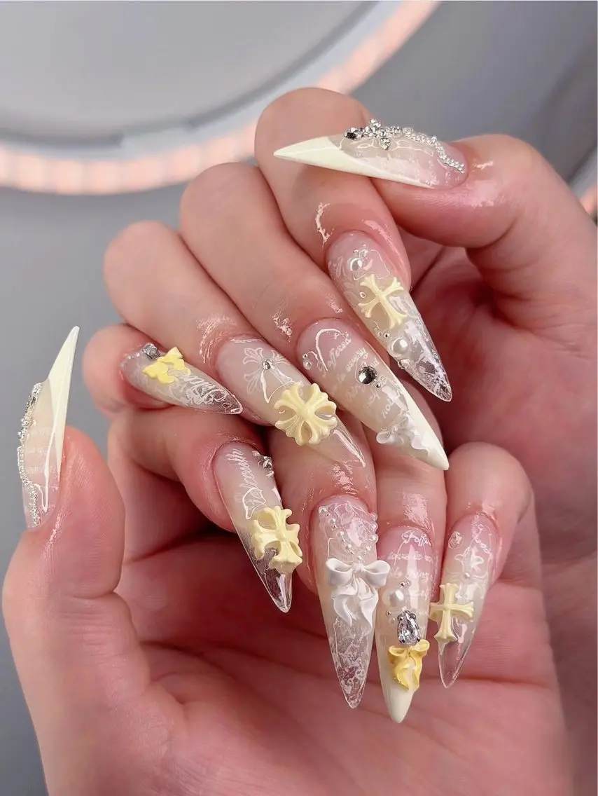 ネイル アートネイル ボルドー フレンチネイル ジェルネイル 氷ネイル・うるうるネイル ハンドネイル Julie NailSalonのネイルデザイン
