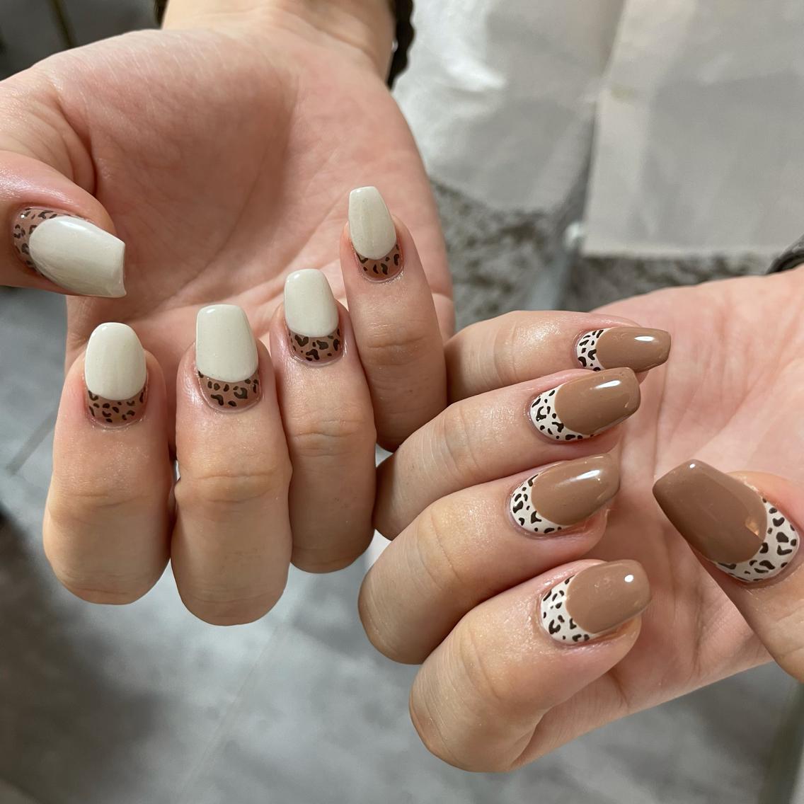 ネイル フレンチネイル 逆フレンチ ハンドネイル Nail Salon Aleumのネイルデザイン