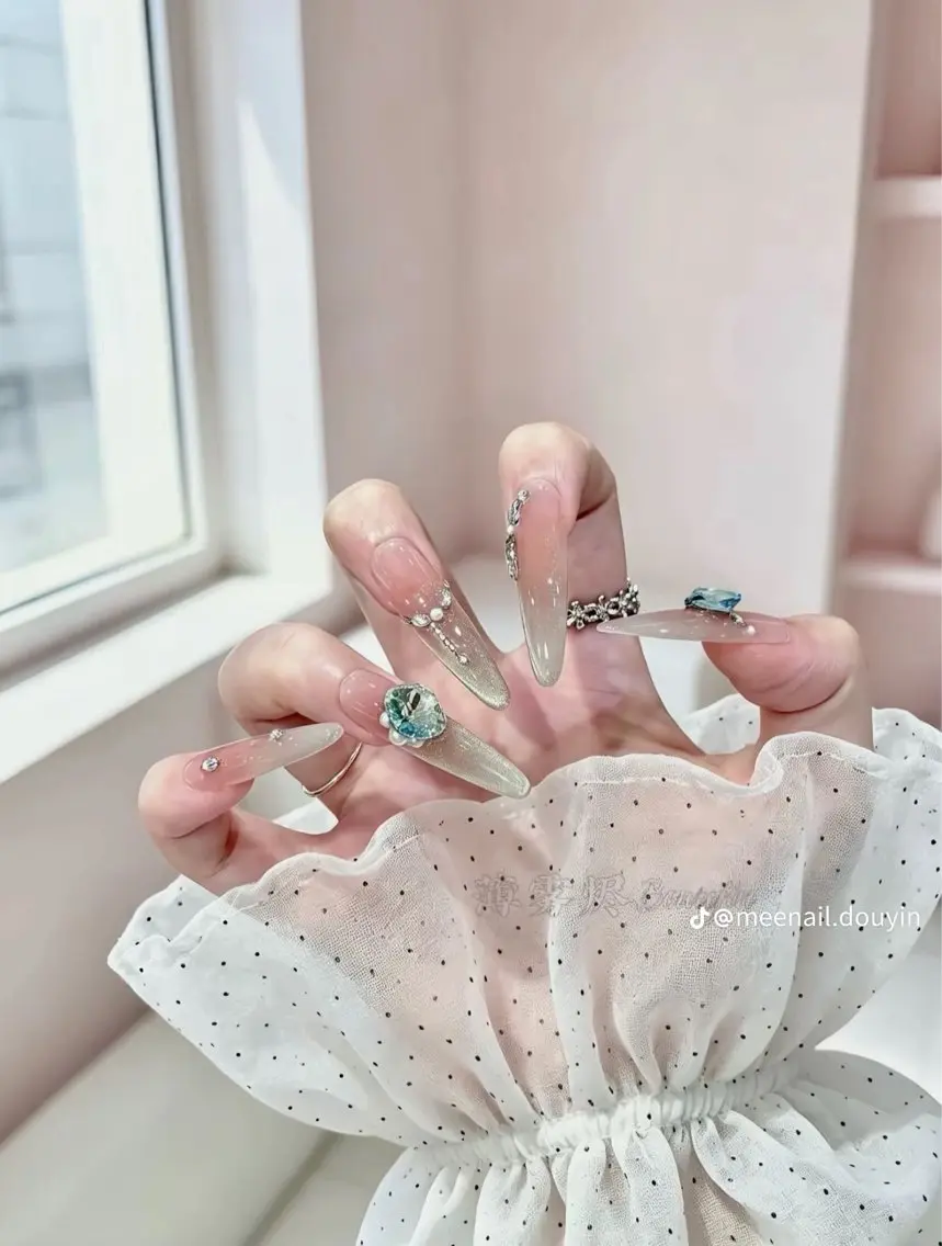 ネイル 韓国ネイル マグネットネイル 持ち込み ハンドネイル Dyo Nail_Royalのネイルデザイン