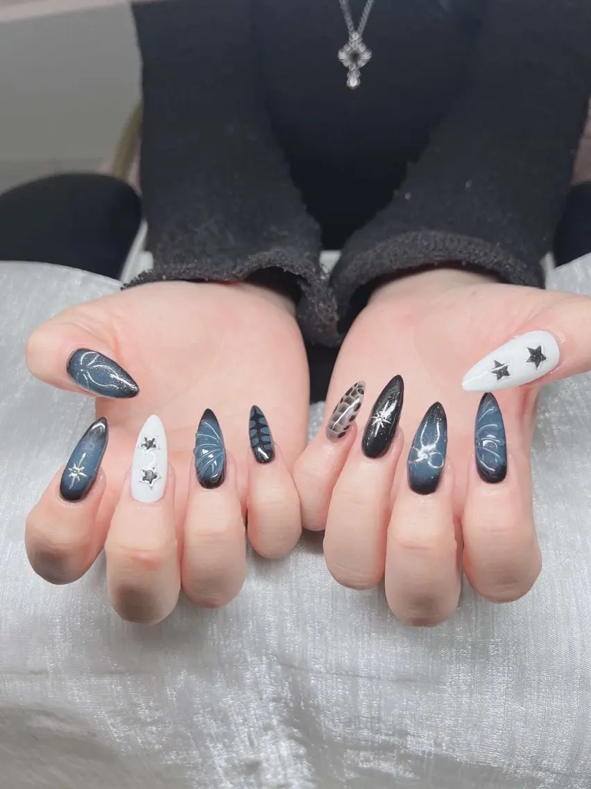 ネイル 長さ出し グラデーション キラキラネイル マグネットネイル ニュアンスネイル ハンドネイル Lee Ainのネイルデザイン