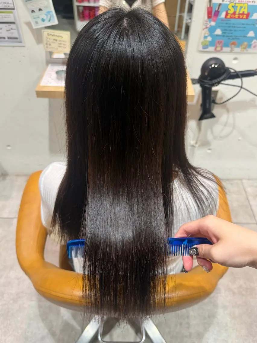 ロング カット 縮毛矯正 小西 舞依のヘアスタイル