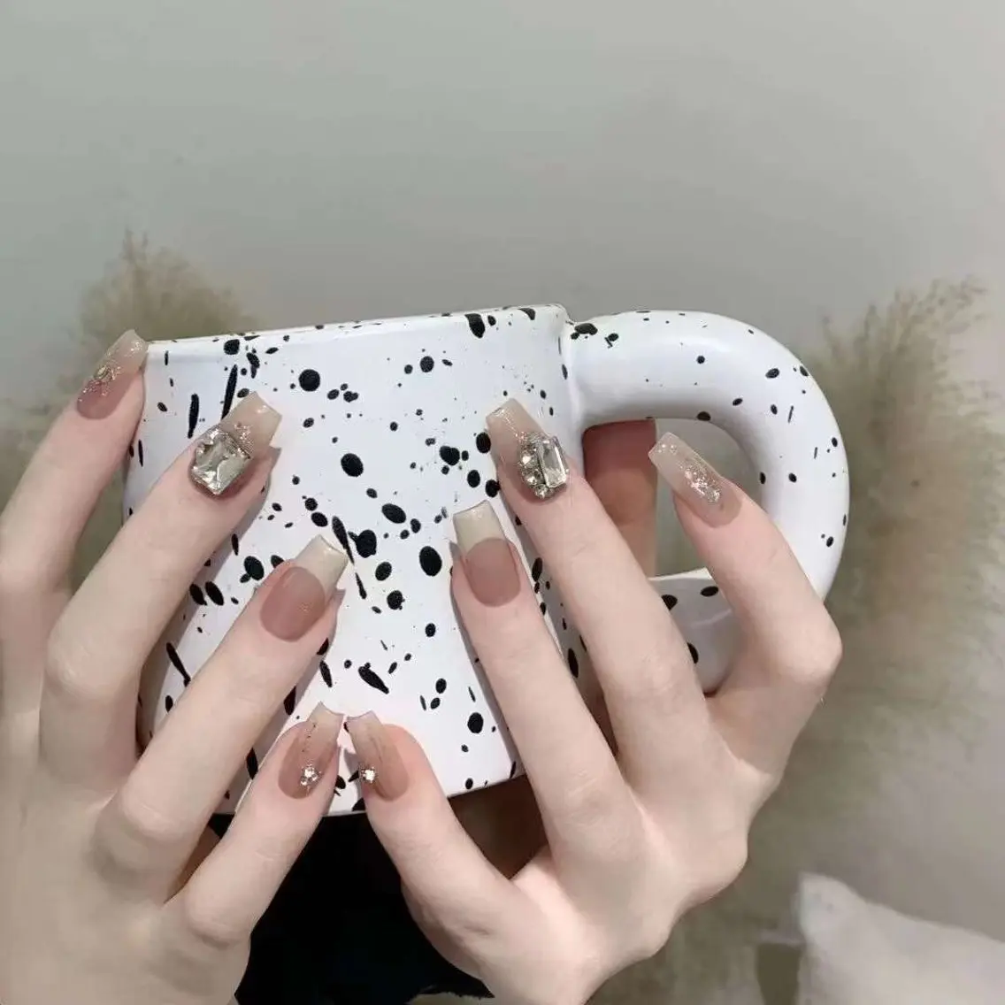 ネイル ハンドネイル VIVIAN リサのネイルデザイン