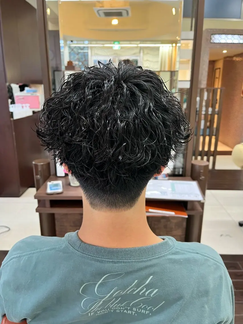 ショート パーマ メンズ メンズパーマ 波巻きパーマ スパイラルパーマ 🧊メンズ特化🧊 高木航希のヘアスタイル