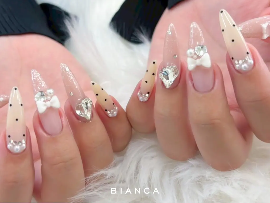 ネイル ジェルネイル パラジェル ハンドネイル Bianca浦和西口 ANNAのネイルデザイン