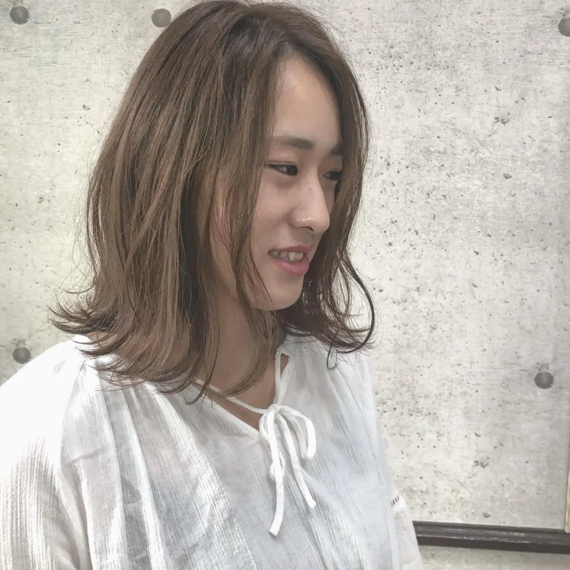 ミディアム カット ヘアカラー 江原 彩華のヘアスタイル