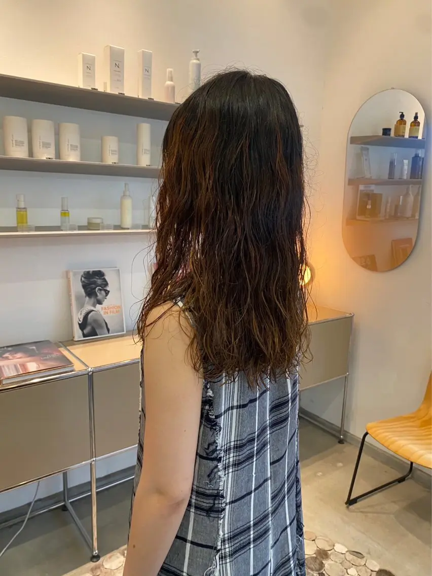 ロング パーマ Ravo 西村 優花のヘアスタイル