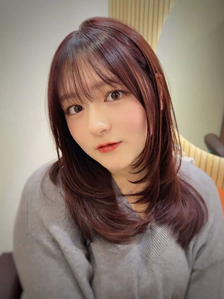 ミディアム カラー ヘアアレンジ ブリーチ 透明感カラー ブリーチなしカラー くびれヘア 顔まわりレイヤー カット ヘアカラー トリートメント ヘッドスパ ヘアセット 2ヶ月も綺麗に /星野六三四のヘアスタイル