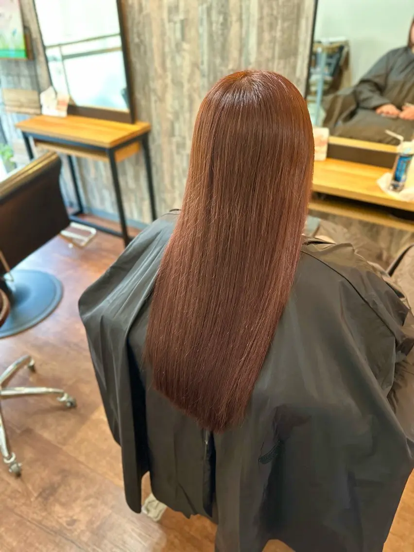 ロング カラー ベージュカラー ピンクカラー ピンクベージュ カット ヘアカラー Luzir⭐︎ GEN⭐︎のヘアスタイル