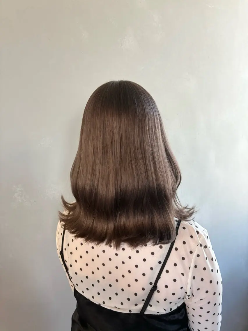 セミロング カラー ダブルカラー グレージュ ピンクカラー ヘアカラー トリートメント サヤ/寒色カラー/ 美髪矯正のヘアスタイル