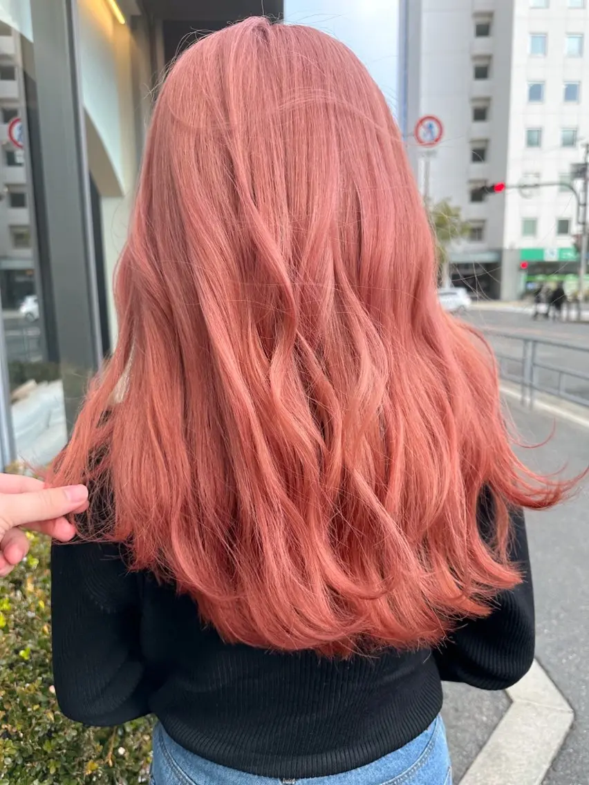 ロング カラー ピンクカラー Mii. 内田萌々のヘアスタイル