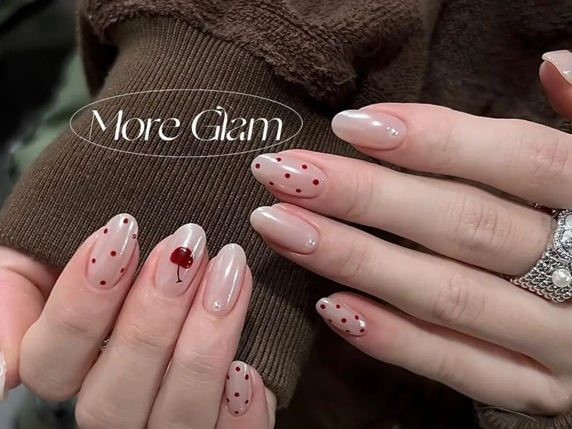ネイル 長さ出し フットネイル フレンチネイル ジェルネイル ガラスフレンチ MoreGlam ネイルのネイルデザイン