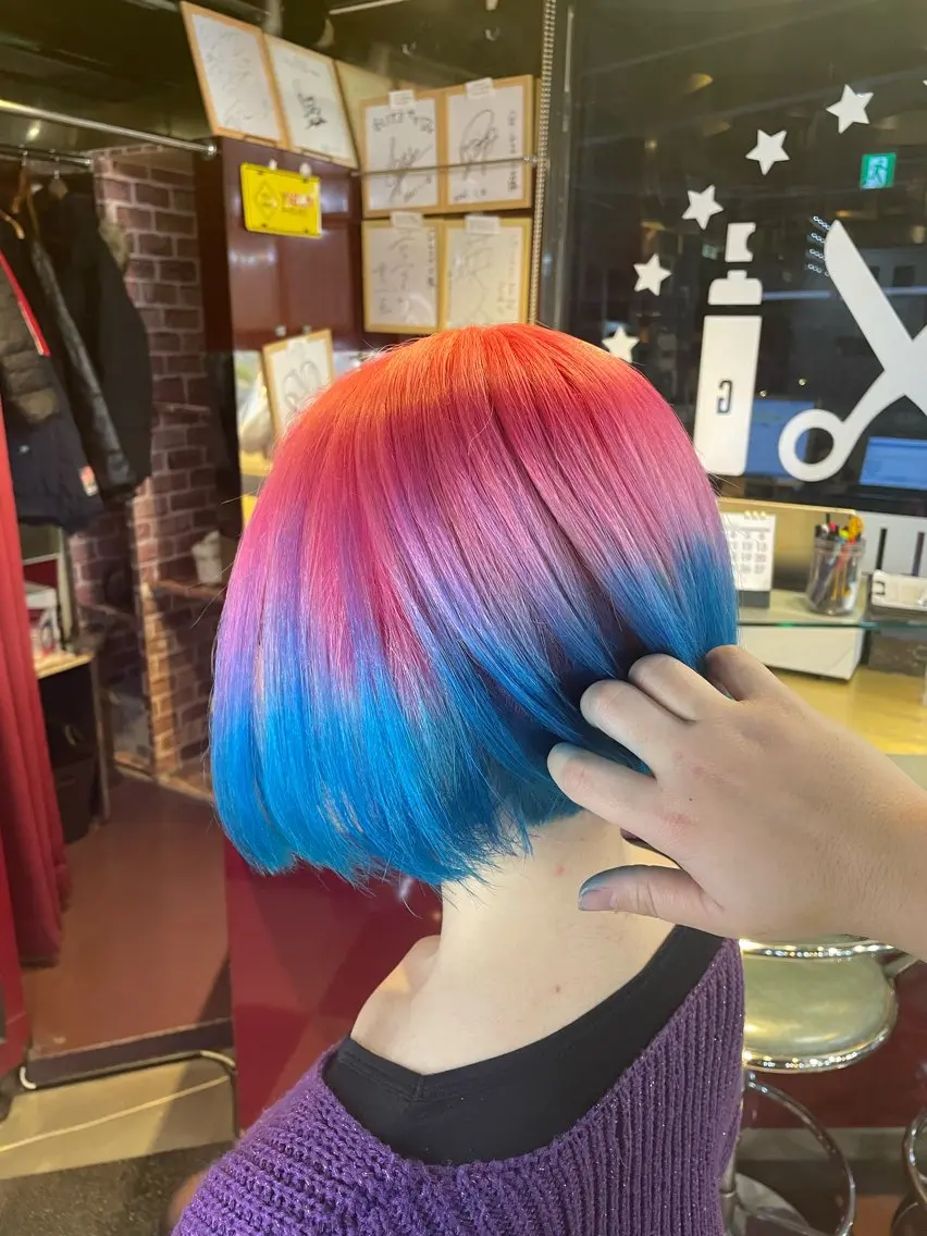 カラー ブルーカラー グラデーションカラー ピンクカラー ボブ 👑派手髪/カット 👑ANRYのヘアスタイル