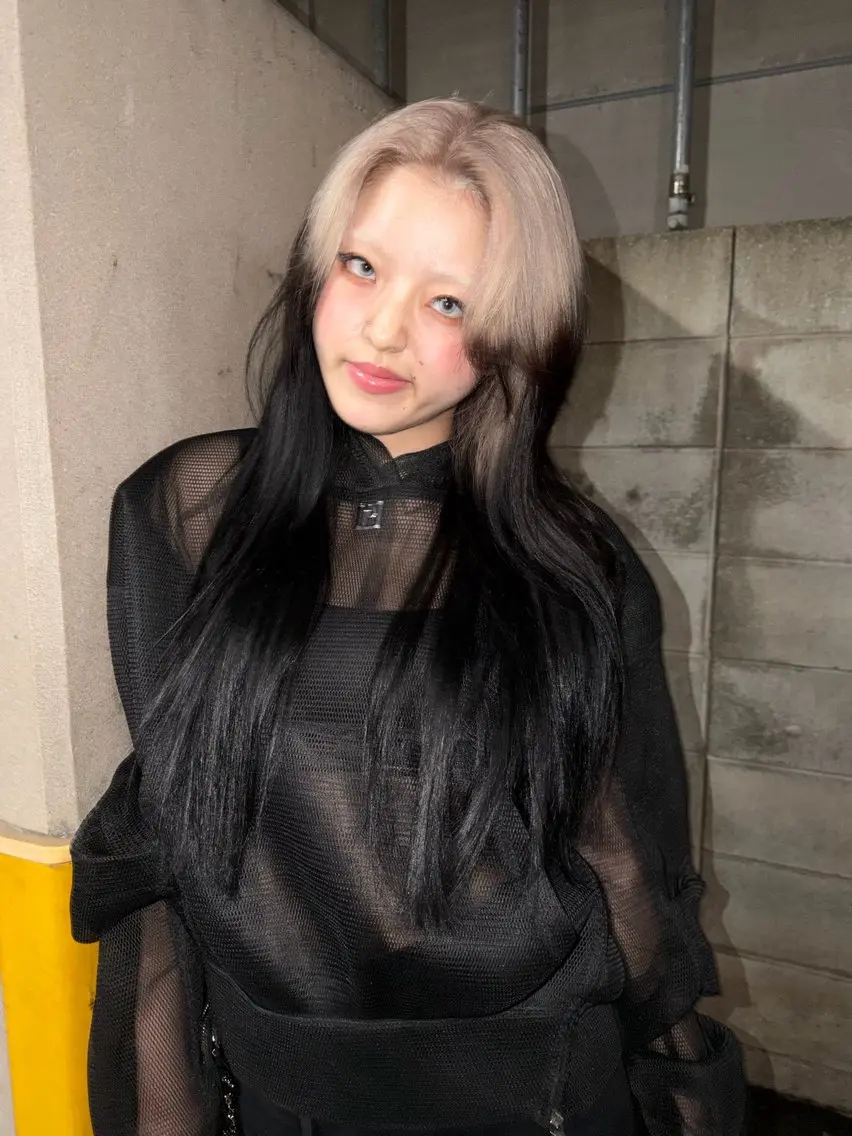 ロング カラー ベージュカラー ブリーチ ケアブリーチ デザインカラー ダブルカラー カット ヘアカラー トリートメント TATSUハイトーン ミルクティーベージュのヘアスタイル