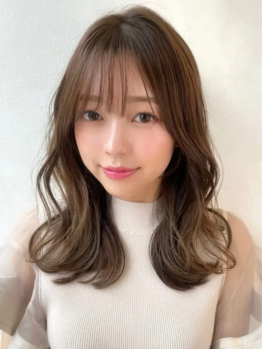 ミディアム カラー ヘアアレンジ カット ヘアカラー トリートメント fumika🎀 ベージュのヘアスタイル