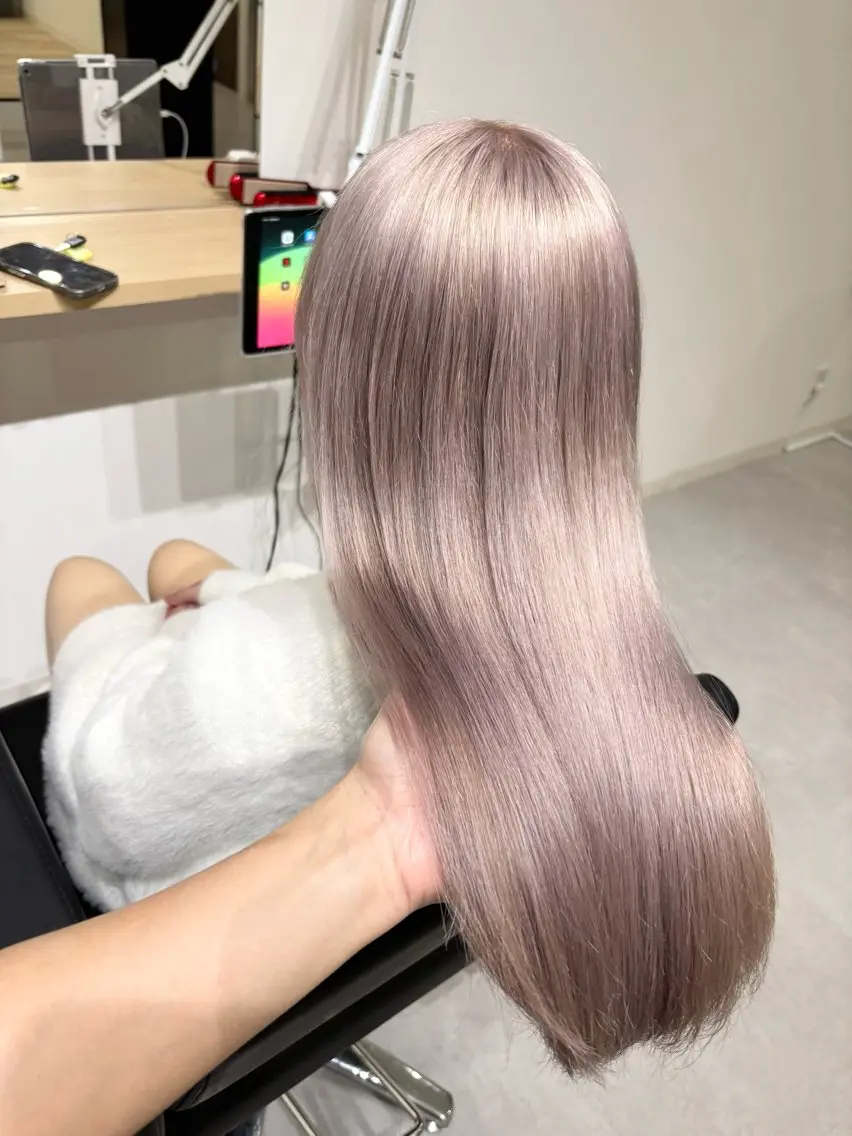 ロング ケアブリーチ 黒瀬有汰のヘアスタイル