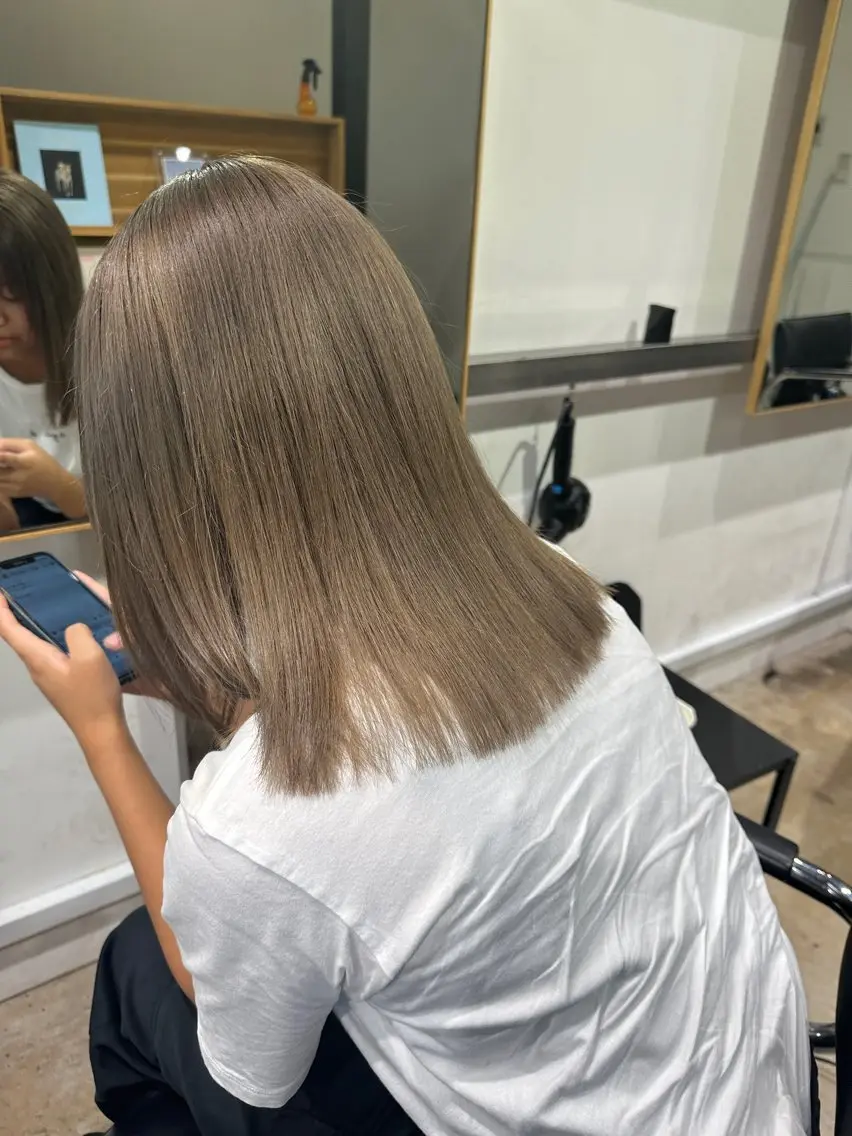 セミロング カラー カット ヘアカラー 大木 紗也香のヘアスタイル