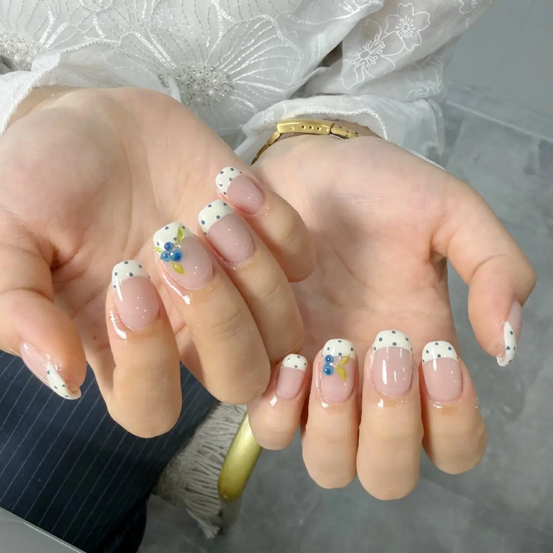 ネイル チークネイル フレンチネイル ジェルネイル ガーリー キラキラネイル ハンドネイル UM Nail Salonのネイルデザイン