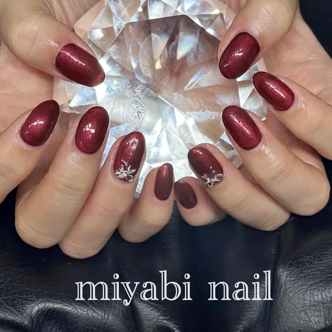 ネイル ボルドー ジェルネイル ワンカラーネイル リボン シンプルネイル ハンドネイル miyabi nail 桂川駅近くのネイルデザイン