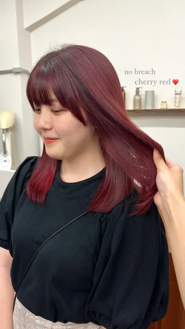 セミロング カラー ブリーチ ブリーチなしカラー レッドカラー ヘアカラー ミディアムレイヤー/ 艶カラー🎀 emiのヘアスタイル
