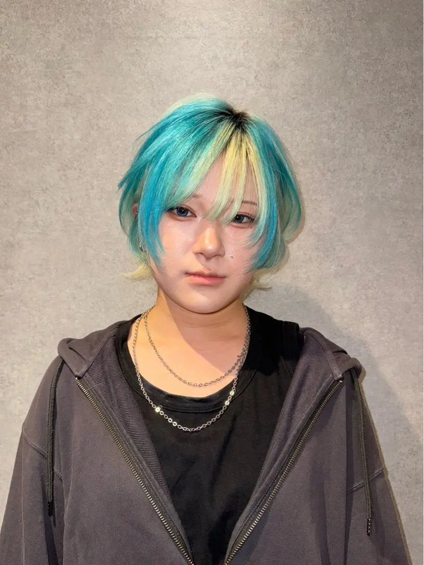 【＋デザイン】カット＋ケアブリーチ＋デザインカラー＋5STEPトリートメントの写真