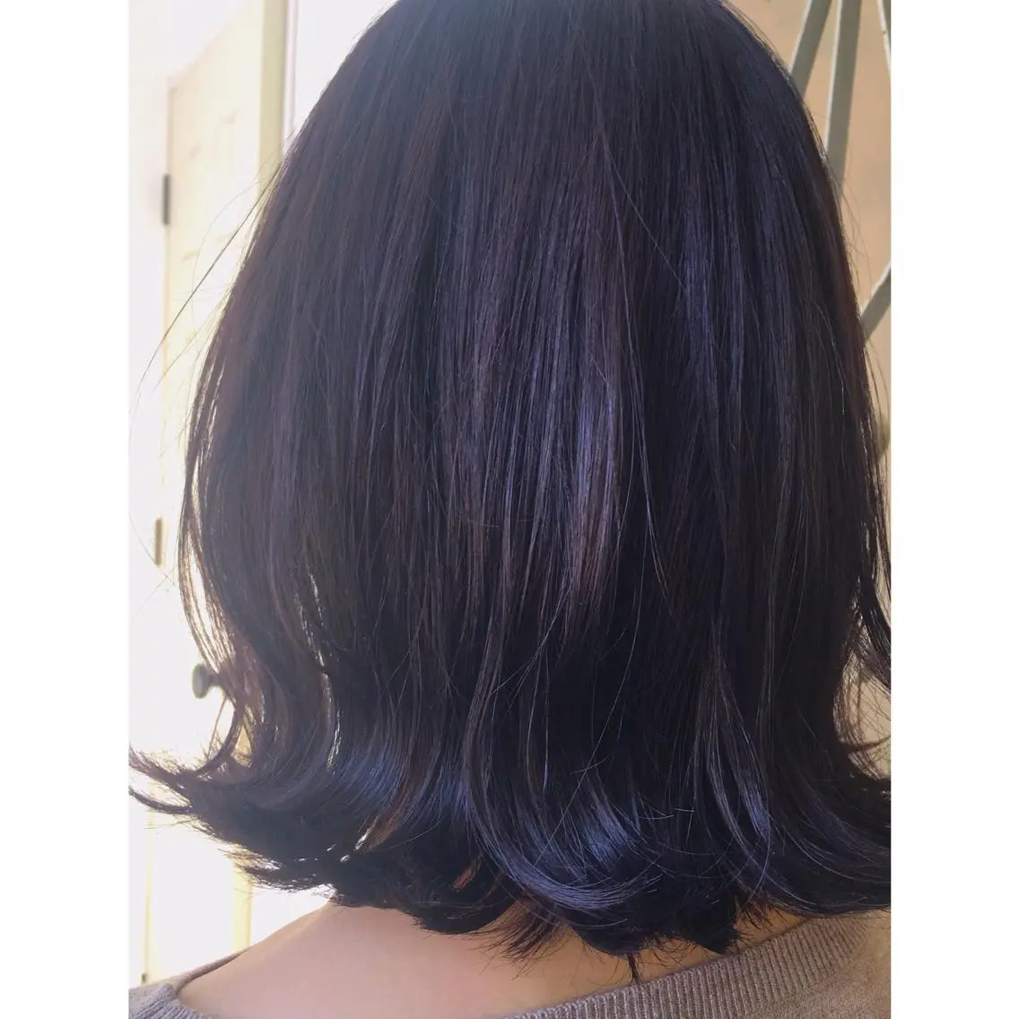 ミディアム カラー fio マナミのヘアスタイル