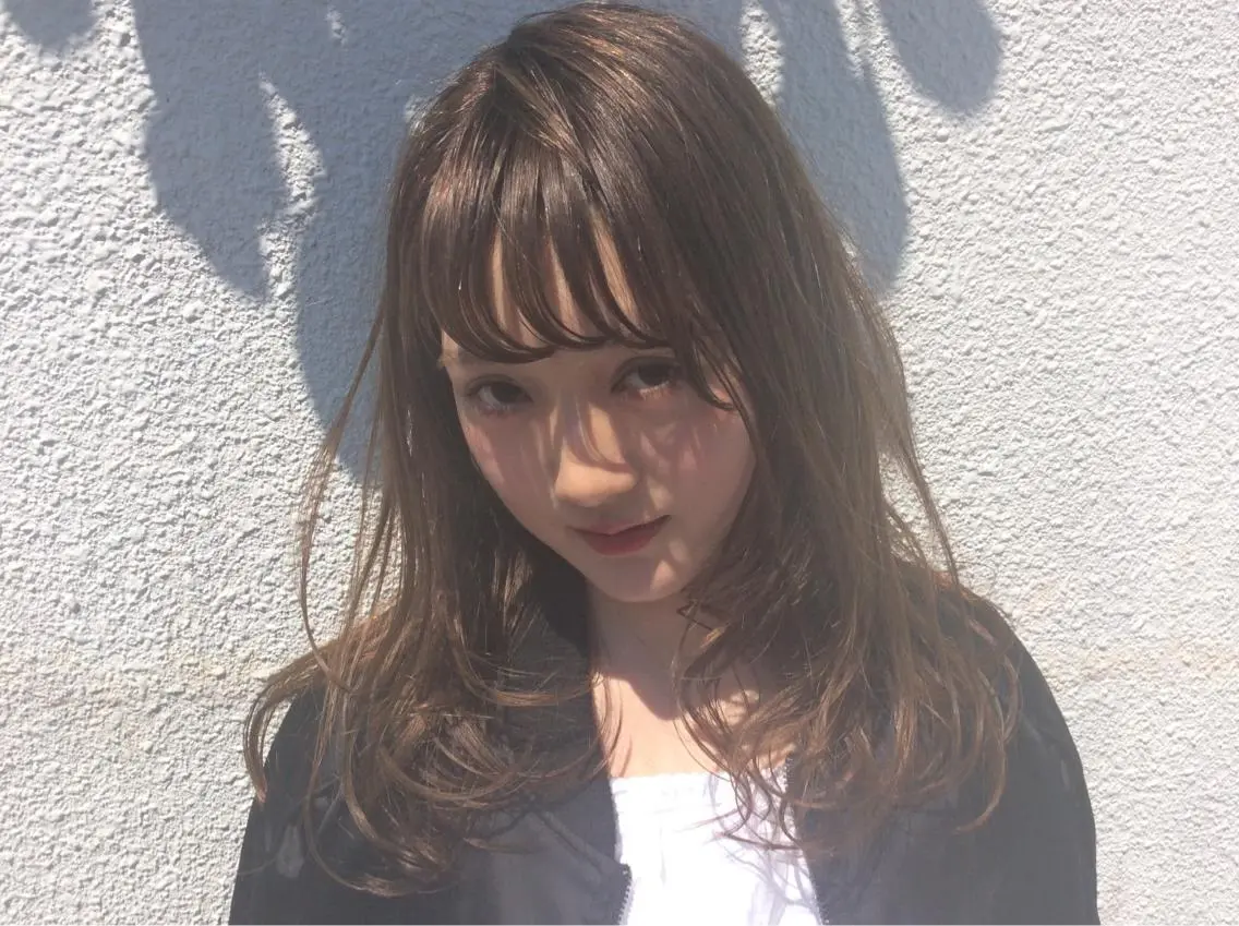 セミロング カラー パーマ ヘアアレンジ ベージュカラー フォギーベージュ シースルーバング 日比 貴大/ minim hairのヘアスタイル