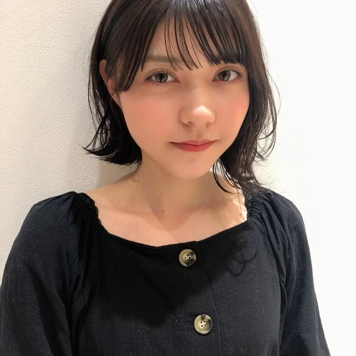 ミディアム カラー アッシュ ベージュカラー ボブ アイブロウ 🍋黒瀬梨央の眉毛・アイブロウイメージ