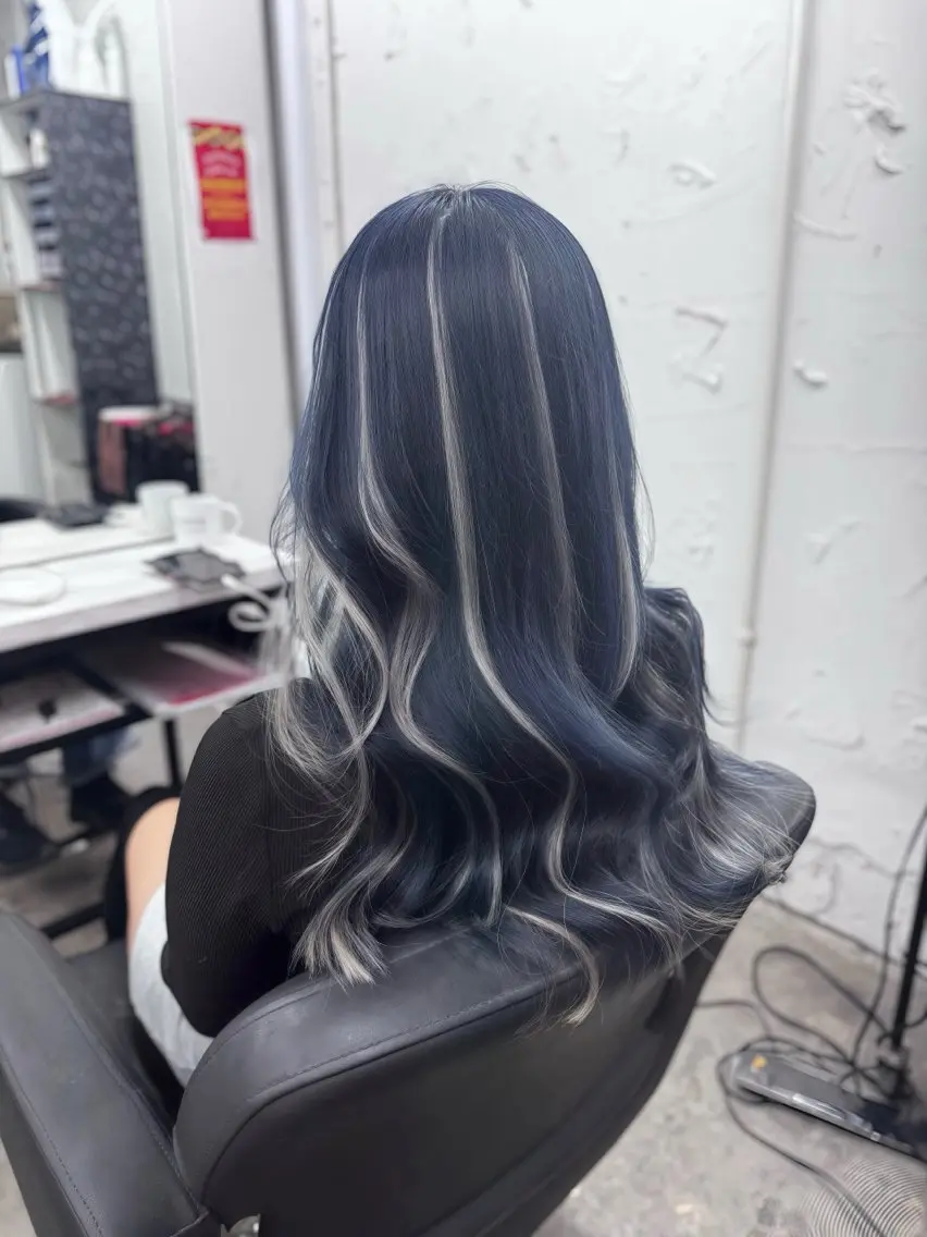 インナー、ハイライト、本数足しシンデレラシールエクステ10本の写真