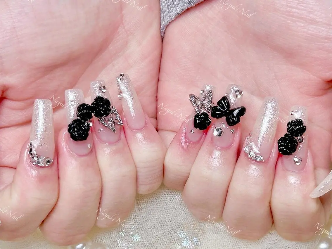 ネイル 🦋 Queenieのネイルデザイン