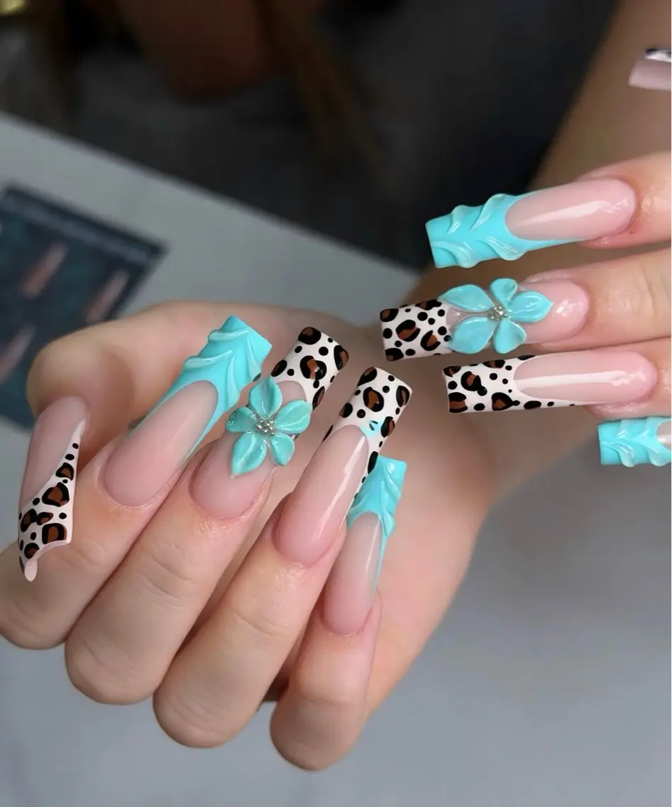 ネイル アートネイル ボルドー フレンチネイル ジェルネイル 氷ネイル・うるうるネイル ハンドネイル Julie Nail Hinのネイルデザイン