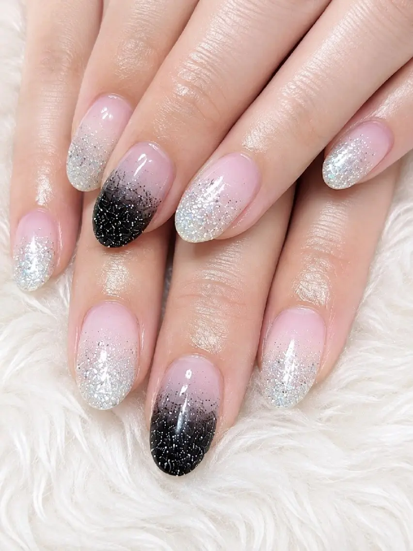 ネイル フラッシュネイル シルバー ハンドネイル Whitebase nailのネイルデザイン