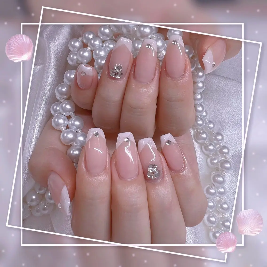 ネイル フレンチネイル グラデーション キラキラネイル 韓国ネイル マグネットネイル ハンドネイル Chill Nailsalonのネイルデザイン