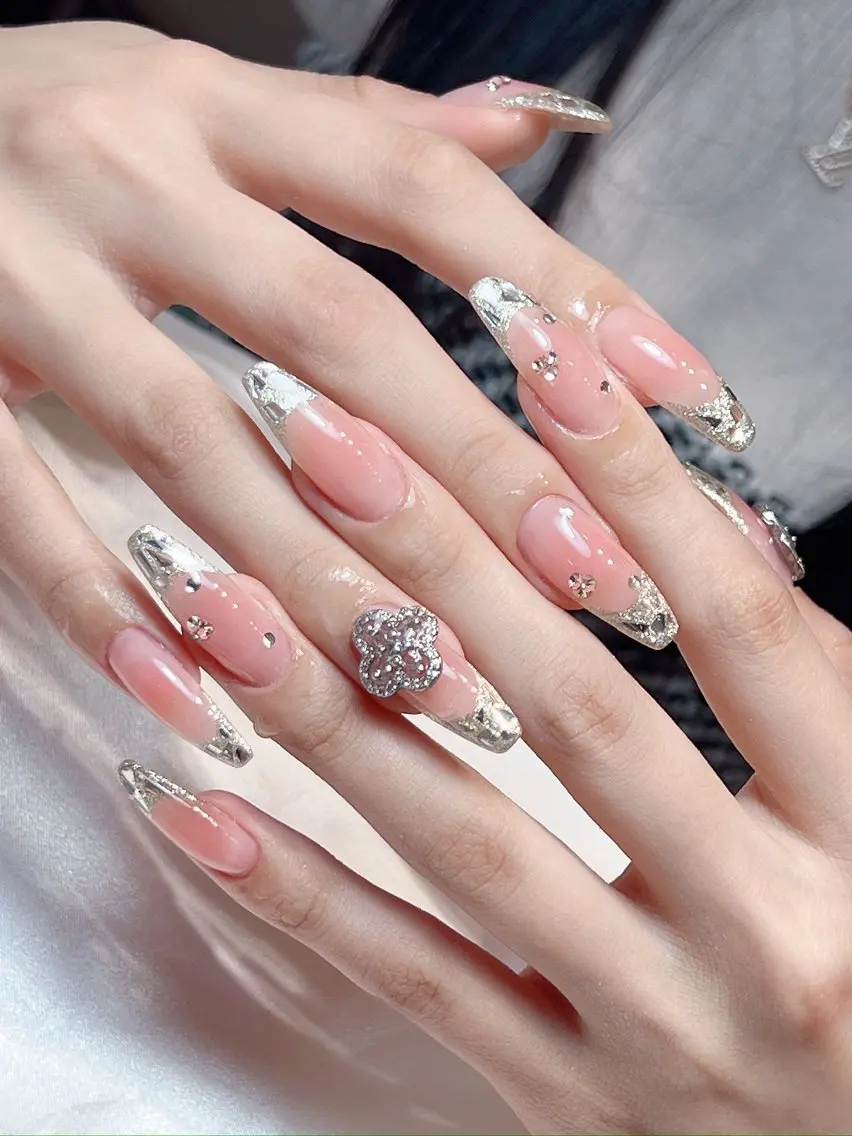ネイル チークネイル フレンチネイル ガラスフレンチ ハンドネイル bijou nails 蓮のネイルデザイン