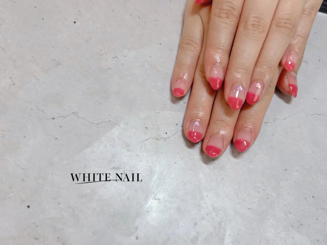 ネイル シンプルネイル ハンドネイル WHITE NAIL ホワイトネイルのネイルデザイン
