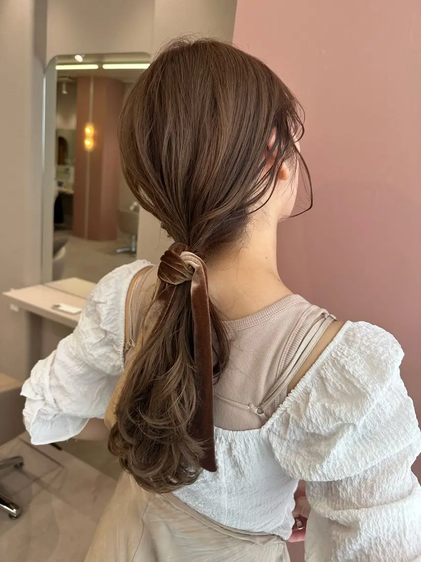 ロング MIYU透明感カラー ブリーチなしWカラーのヘアスタイル