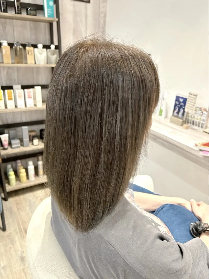 カラー アッシュ ベージュカラー ハイライトカラー ヘアカラー 水口 琴絵のヘアスタイル