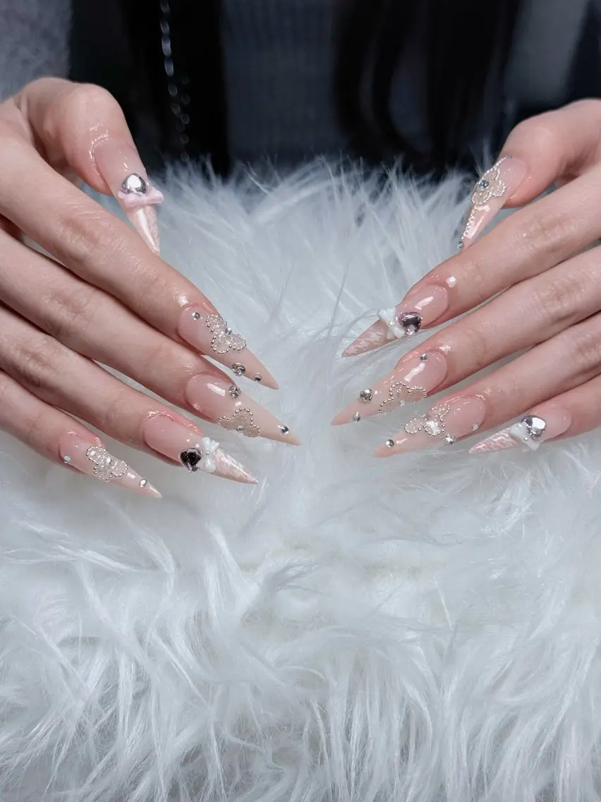 ネイル アートネイル ニュアンスネイル オフィスネイル シンプルネイル 夏ネイル Emi🌸Belle Nail Salonのネイルデザイン