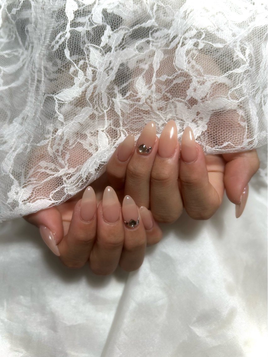 ショート ハンドネイル pas á pas 🩵💛minoriのネイルデザイン