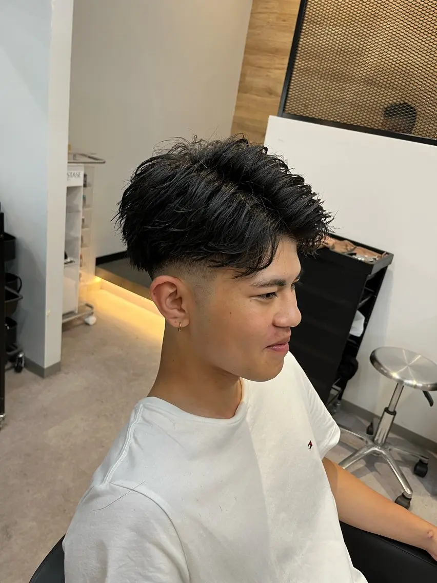 ショート ヘアアレンジ メンズ アップバング フェードカット スキンフェード カット men'slapis YUTOのヘアスタイル