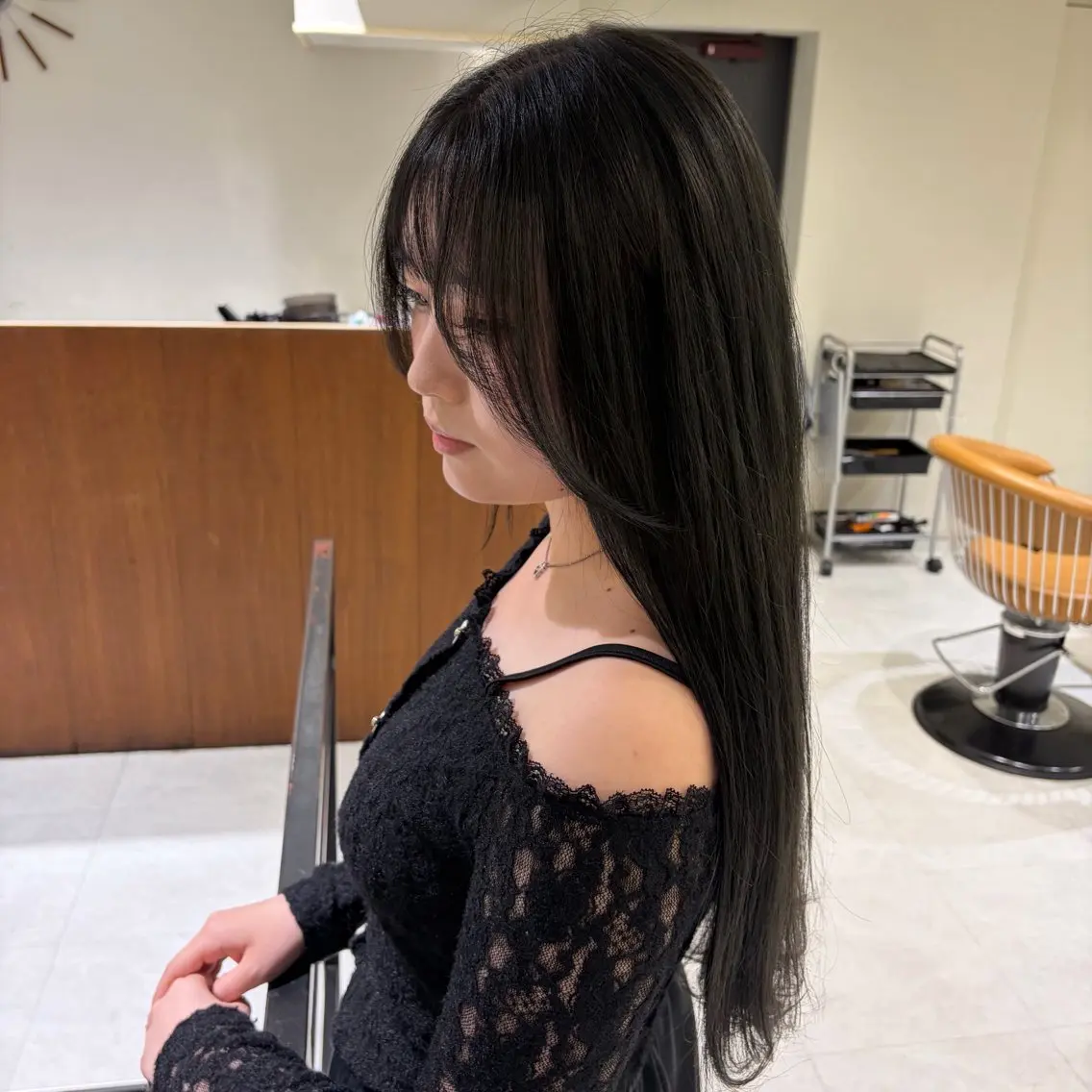 ロング カラー ヘアアレンジ 内大久保 列夏のヘアスタイル