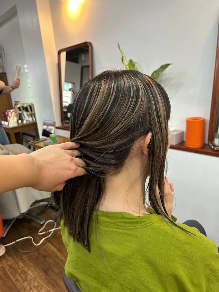 カラー 橋本 愛唯のヘアスタイル