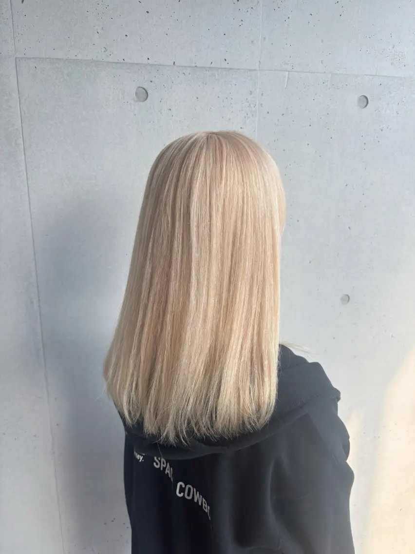 セミロング カラー ブロンド ホワイトブロンド ヘアカラー 🍀🩶ナチュラル ハイトーン/はちすのヘアスタイル