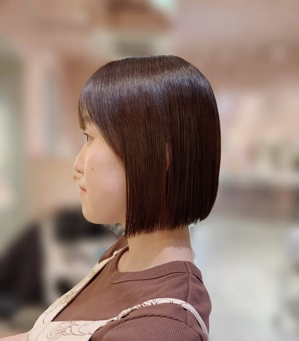 ショート 切りっぱなしボブ ボブ 顔周りカット カット トリートメント 髪質改善/巻けるスト レート AYAKAのヘアスタイル