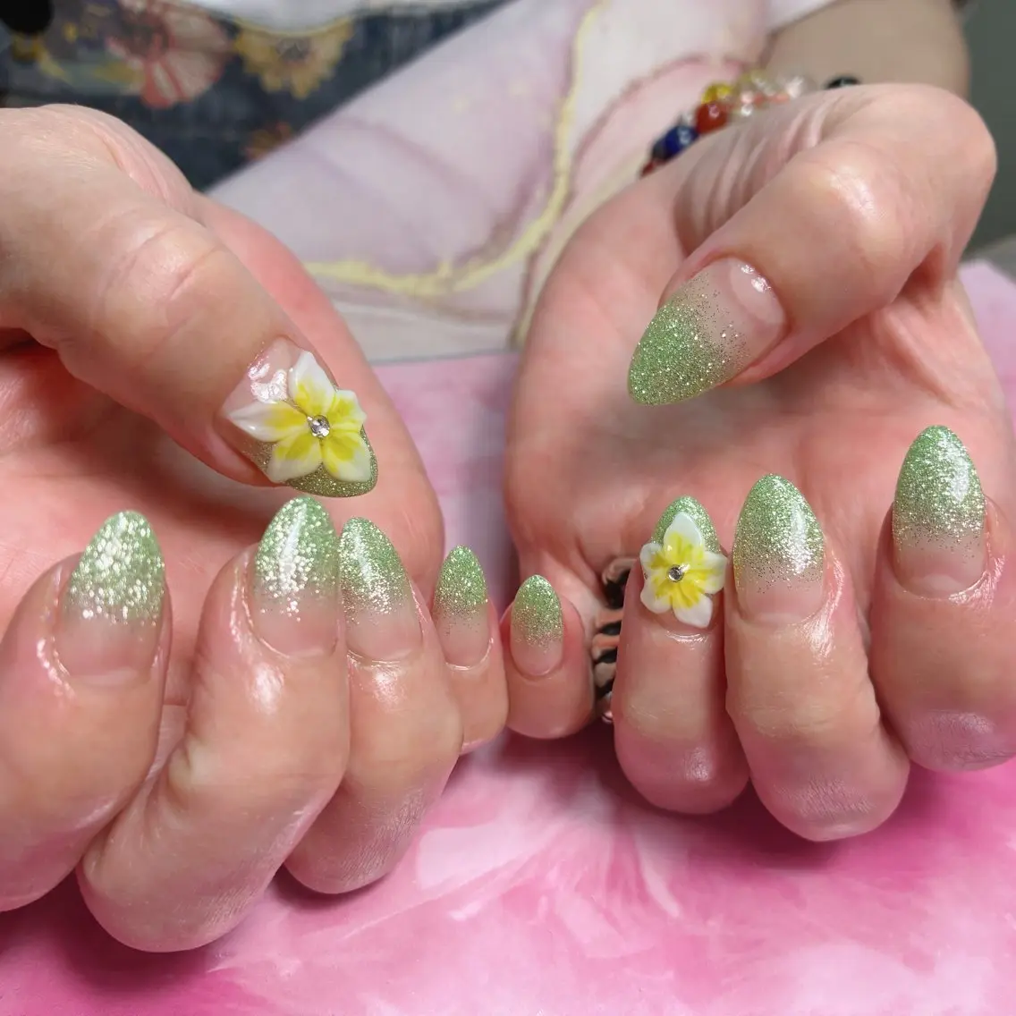 ミディアム hs nail salonのネイルデザイン