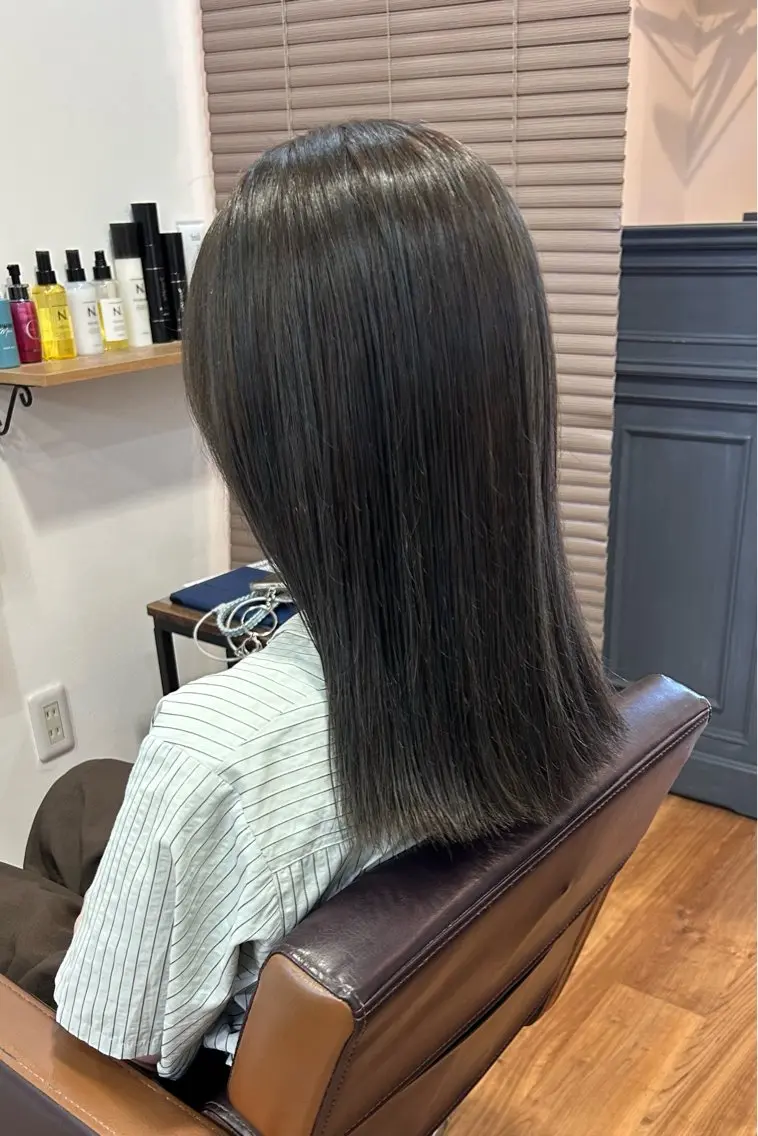 セミロング カラー アッシュ 透明感カラー ハイライトカラー ハイライト 原田 歩実のヘアスタイル