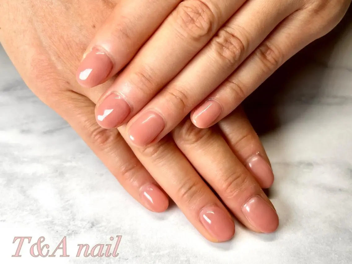 ショート ネイル チークネイル 長さ出し ジェルネイル ニュアンスネイル ワンカラーネイル T&A nailのネイルデザイン