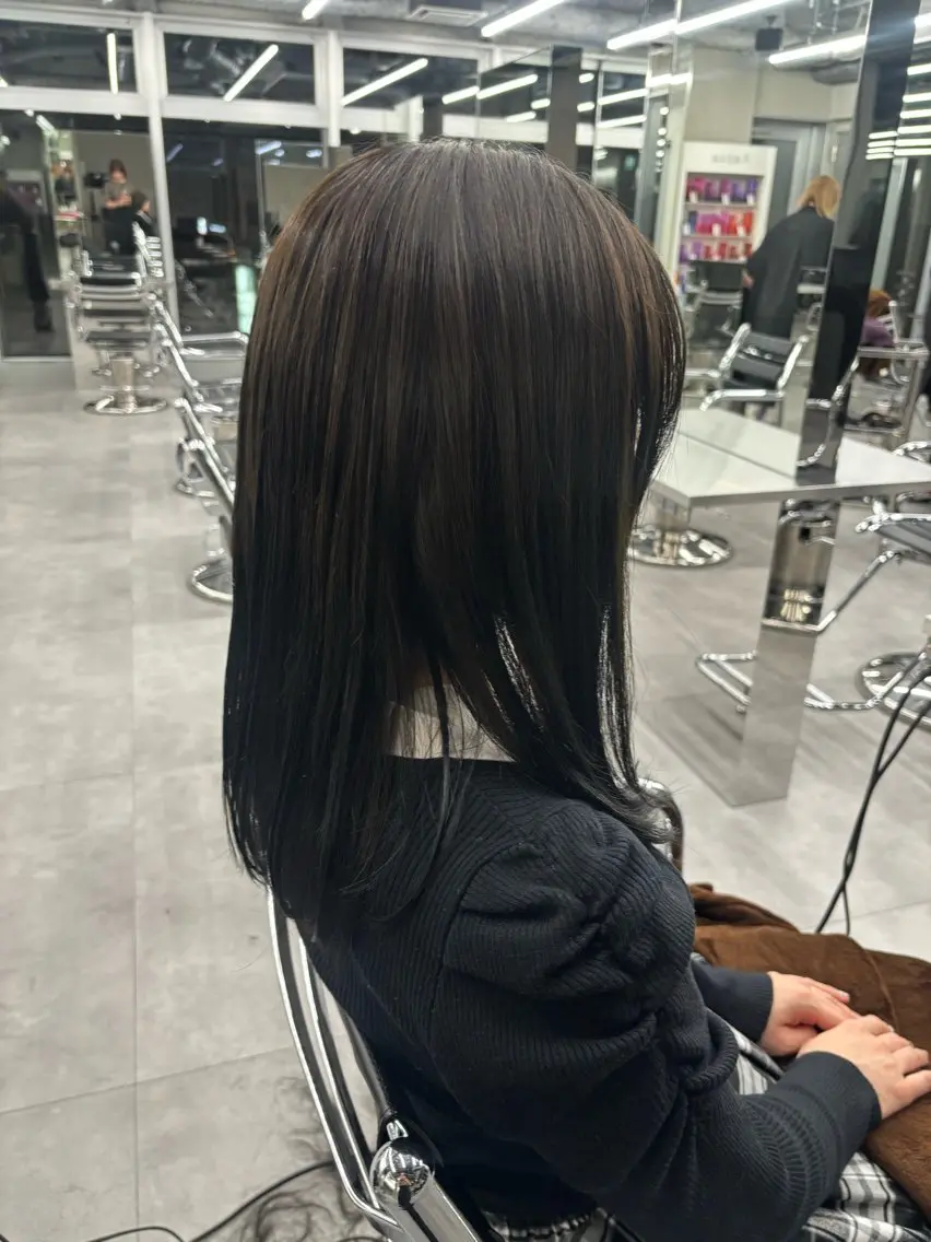 セミロング 佐藤 莉子のヘアスタイル