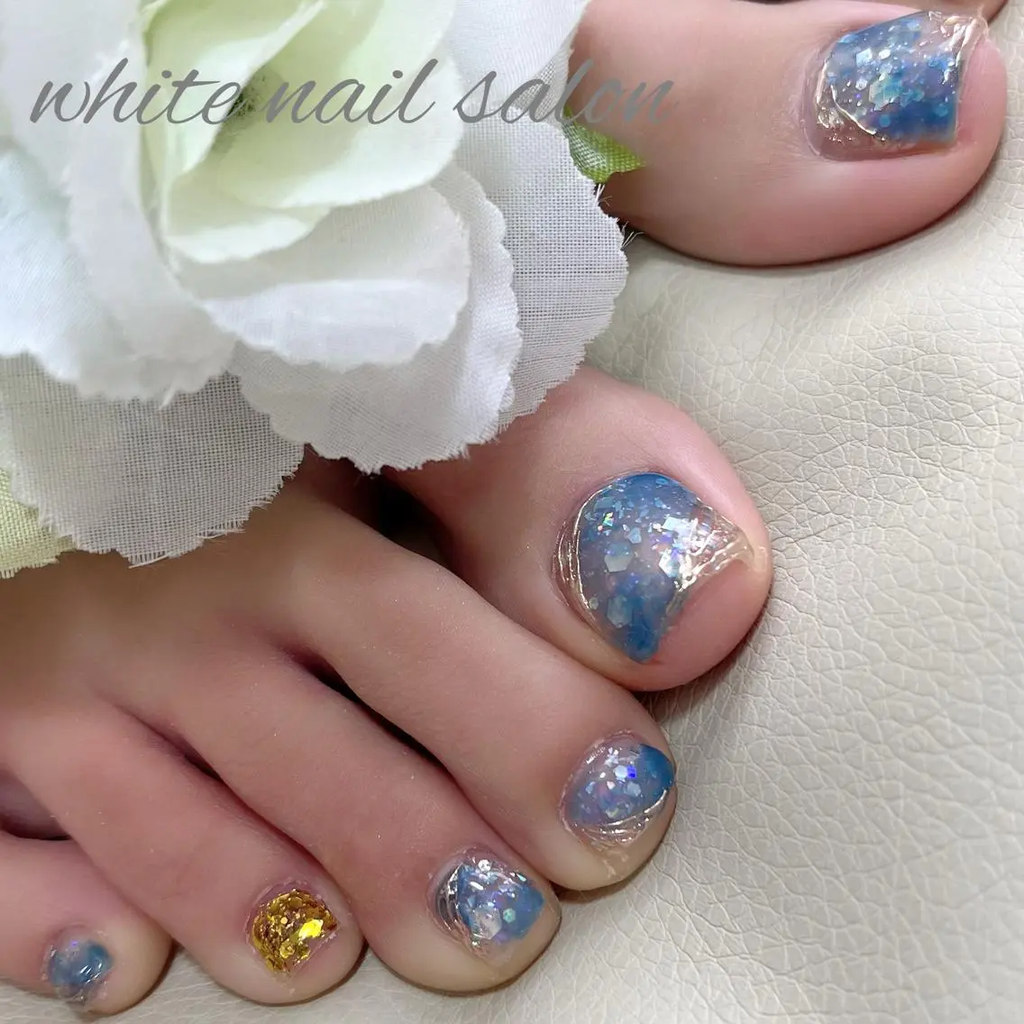 ネイル フットネイル ジェルネイル ハードジェル ラメ(グリッター) 持ち込み フットネイル white nail salonのネイルデザイン