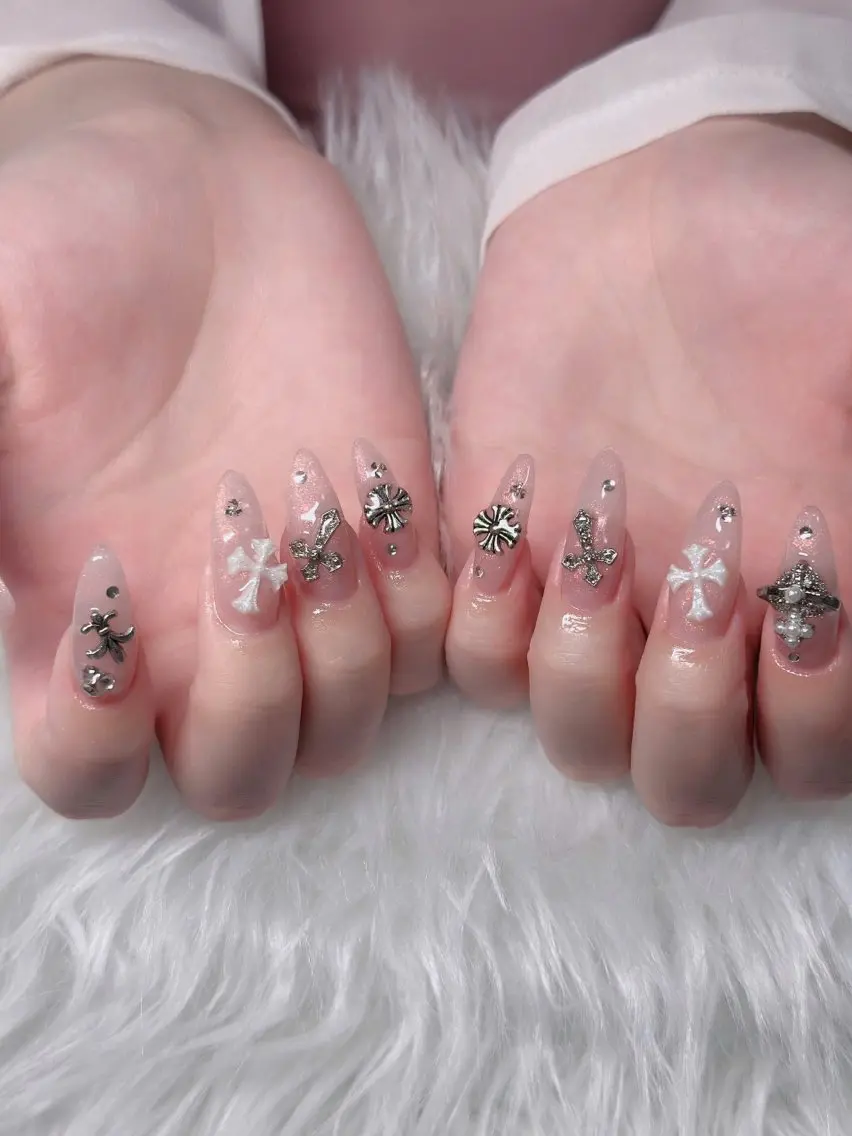 ネイル オーロラネイル フレンチネイル ジェルネイル ハロウィン キラキラネイル H.baby Nail Salonのネイルデザイン