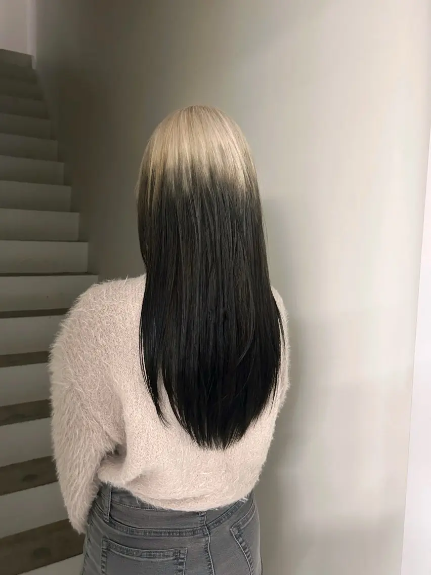 ロング カラー ブリーチ デザインカラー 松原 朱里のヘアスタイル